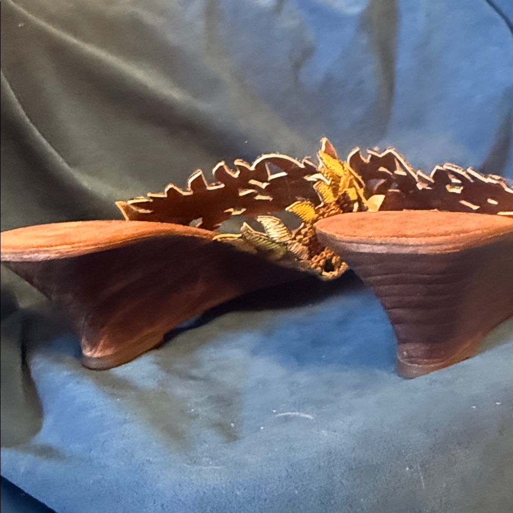 Metro size 37 Embroidered Floral Sandals - Brown and Green short wedge heel - Picture 3 of 4